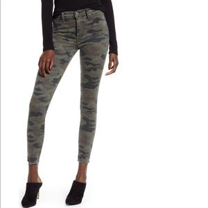 Hudson Barbara high waist super skinny 10” front rise - camo jean. Stretch